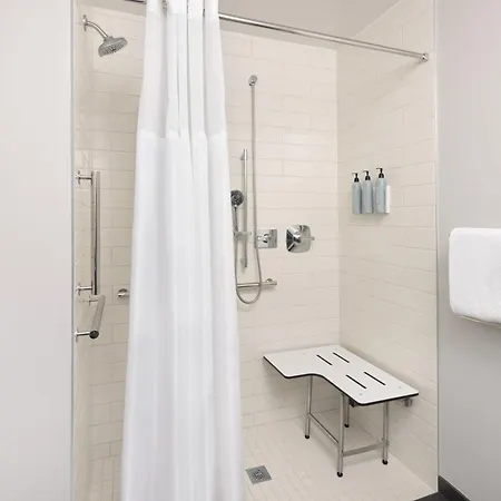 Courtyard By Marriott Springfield Airport Hotel